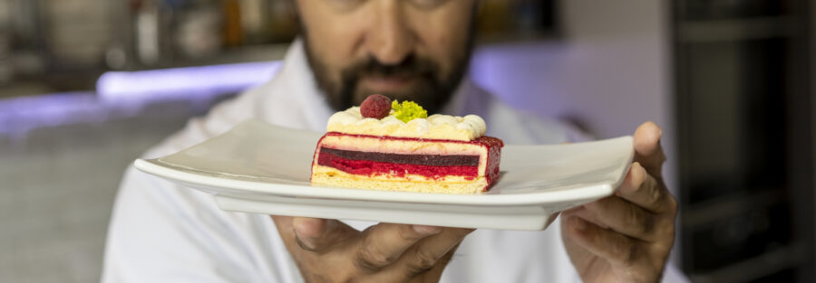 eggless pastry display in bakery Mumbai